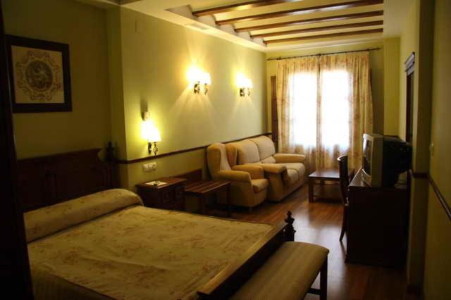 Hotel El Mano Huéscar 객실 사진